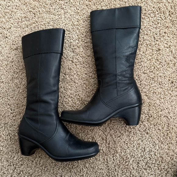 Dansko Shoes - Dansko Black Leather Knee Boot. Excellent condition. Size 8.5